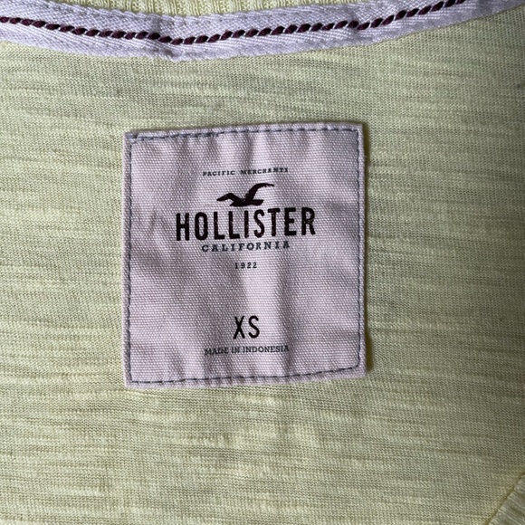 XS Hollister deep v t shirt - Picture 3 of 3